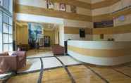 Lobi 5 Emirates Grand Hotel