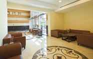 Lobi 7 Emirates Grand Hotel