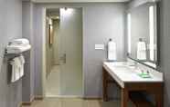 Toilet Kamar 7 Hyatt Place Lansing - East