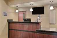 Lobby Cobblestone Inn & Suites - Linton