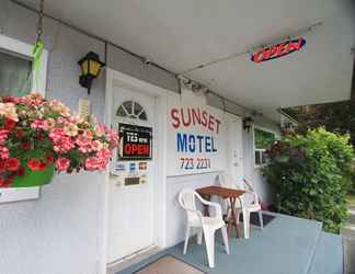 ภายนอกอาคาร 2 Sunset Motel