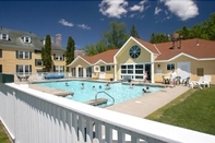 Swimming Pool The Bethel Resort & Suites