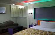 Kamar Tidur 6 SKY Hotel