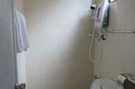 Toilet Kamar Wah May Hotel