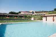 Swimming Pool Mas Salagros Ecoresort & Aire Ancient Baths