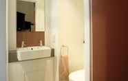 In-room Bathroom 6 Becket Court - University of Kent - Campus Accommodation