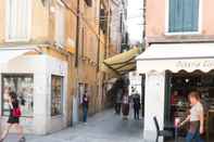 Exterior Backpackers House Venice - Hostel