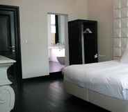 Bedroom 2 B&B Suites Feek