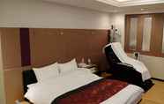 Kamar Tidur 4 Hotel Linden Yushima