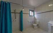 Toilet Kamar 2 CBD Accommodation Tamworth