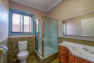 In-room Bathroom 4 CBD Accommodation Tamworth