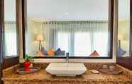 Toilet Kamar 2 Amun Ini Beach Resort & Spa