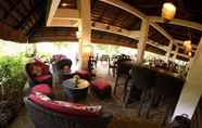 Bar, Cafe and Lounge 4 Amun Ini Beach Resort & Spa