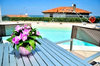 Swimming Pool Hotel Corallo