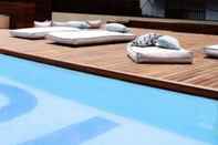 Swimming Pool TOC Hostel Barcelona
