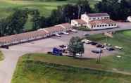 Nearby View and Attractions 2 Colebrook C.C. & Motel