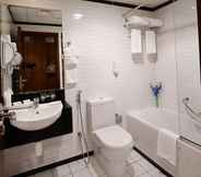 In-room Bathroom 4 Pearl Marina Hotel Apartments