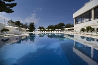 Swimming Pool Hotel Labineca