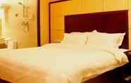 Bedroom 3 Shenzhen Vienna Hotel - Nanxin Road