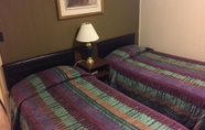 Phòng ngủ 5 Rodeway Inn & Suites - Charles Town, WV