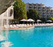 สระว่ายน้ำ 3 Hotel Laguna Beach - All Inclusive