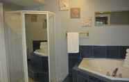 In-room Bathroom 2 Wasaga River Resort Inc