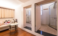 Toilet Kamar 5 Peaceful Coffee B&B