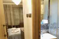 In-room Bathroom Borancik Suites