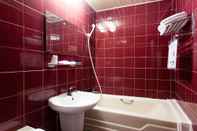 In-room Bathroom Ruei Gung Business Hotel