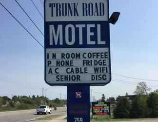 Exterior 2 Trunk Road Motel