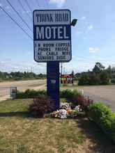 Exterior 4 Trunk Road Motel