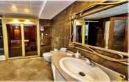 In-room Bathroom 6 Grand Asya Hotel