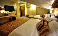 Bilik Tidur 3 Golden Deluxe Hotel