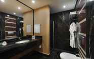 Toilet Kamar 4 Siam Elegance Hotels & Spa - All Inclusive