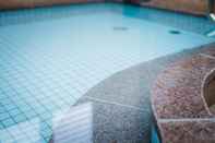 Swimming Pool Hotel Katsuyama Premiere