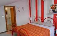 Bedroom 6 Hotel Villa Dei Platani