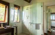 Toilet Kamar 6 Sound of the Sea Villa