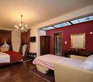 Kamar Tidur 6 Aiora Luxury Suites