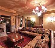 Ruang untuk Umum 3 Aiora Luxury Suites