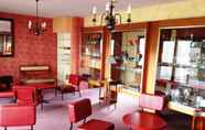 Bar, Cafe and Lounge 4 Hotel Restaurant Les Cigognes