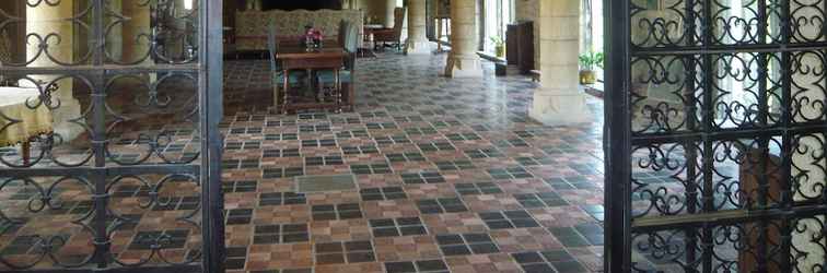 Lobby Hattonchatel Château & Restaurant La Table du Château