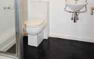 In-room Bathroom 6 Access Farringdon