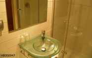 Toilet Kamar 2 Hotel Annex