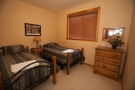 Bedroom Keremeos Creek Crossing by Apex Accommo