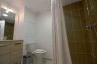 In-room Bathroom KOSY Appart'Hôtels Troyes - City & Park