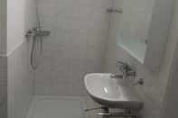 Toilet Kamar rent-a-home Delsbergerallee