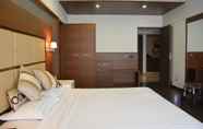 Bedroom 5 Platinum Residency