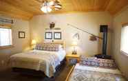 Bedroom 3 Shaver Lake Village Hotel