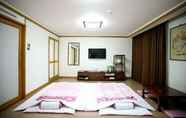 Kamar Tidur 5 Onyang Grand Hotel