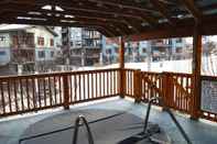 Lobby Red Shutter Cabin